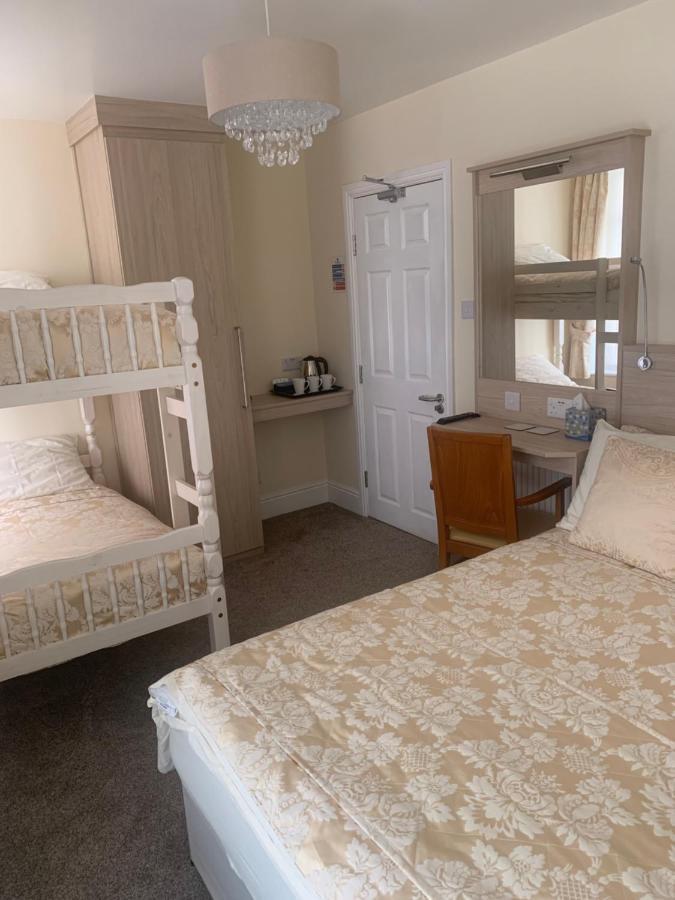 The Stafford Bed & Breakfast Blackpool Bagian luar foto
