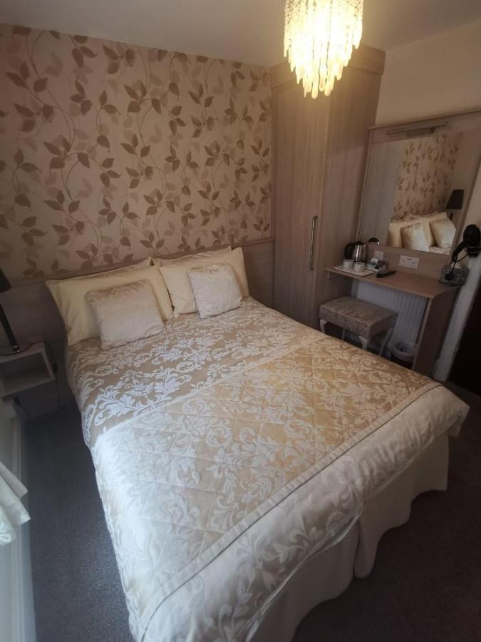 The Stafford Bed & Breakfast Blackpool Bagian luar foto