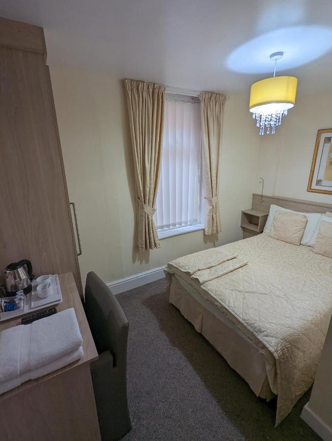 The Stafford Bed & Breakfast Blackpool Bagian luar foto