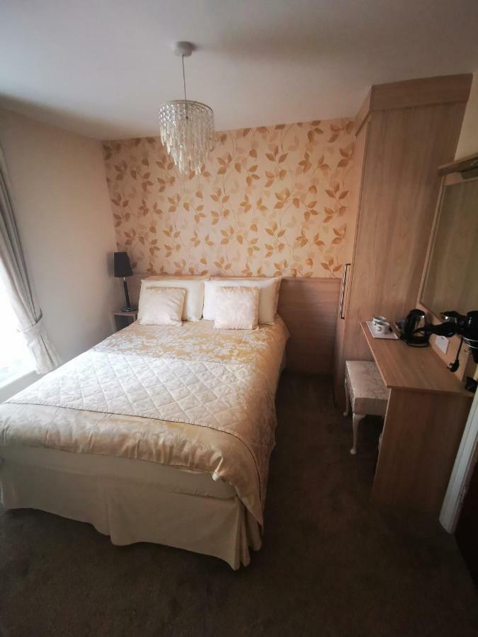 The Stafford Bed & Breakfast Blackpool Bagian luar foto
