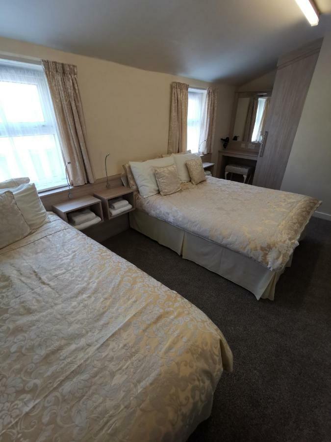 The Stafford Bed & Breakfast Blackpool Bagian luar foto