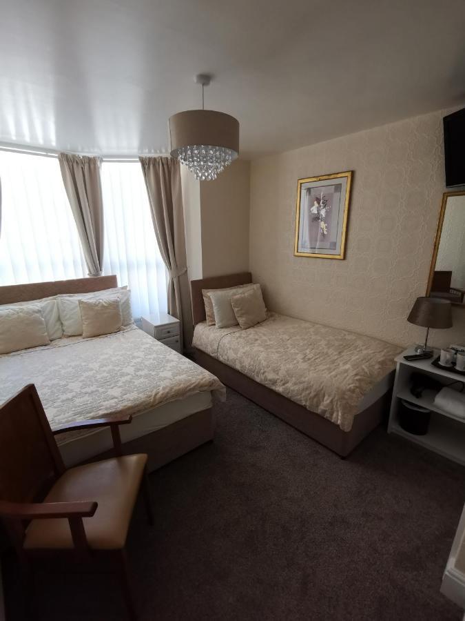 The Stafford Bed & Breakfast Blackpool Bagian luar foto